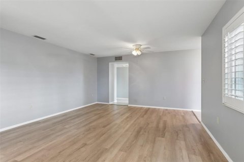House in Sun City Center, Florida 2 bedrooms, 157.38 sq.m. № 2349817 - photo 8
