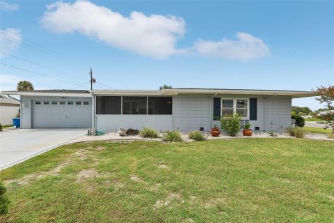 House in Sun City Center, Florida 2 bedrooms, 157.38 sq.m. № 2349817 - photo 3