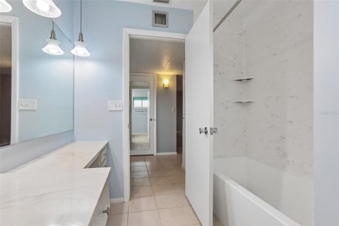 House in Sun City Center, Florida 2 bedrooms, 157.38 sq.m. № 2349817 - photo 27