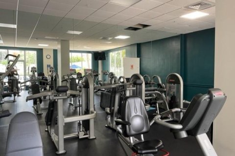 Copropriété à louer à Hollywood, Floride: 2 chambres, 107.12 m2 № 2038000 - photo 19