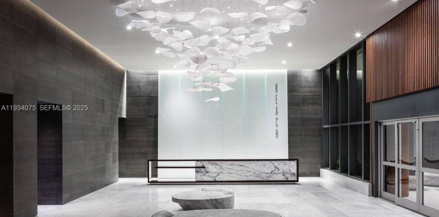 Кондоминиум с 1 спальней в Майами, Флорида № 2035669