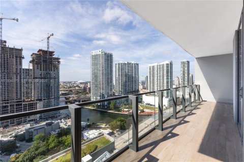 Купить кондоминиум в Майами, Флорида 1 спальня, 75.25м2, № 2035669 - фото 2