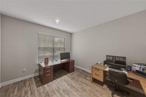 House in Lakeland, Florida 5 bedrooms, 323.86 sq.m. № 2266304 - photo 9
