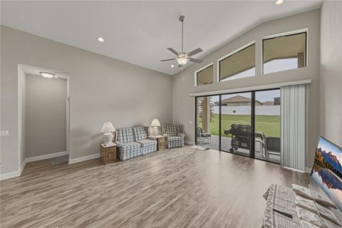 House in Lakeland, Florida 5 bedrooms, 323.86 sq.m. № 2266304 - photo 21