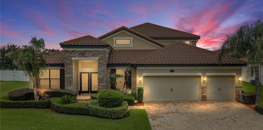 House in Lakeland, Florida 5 bedrooms, 323.86 sq.m. № 2266304