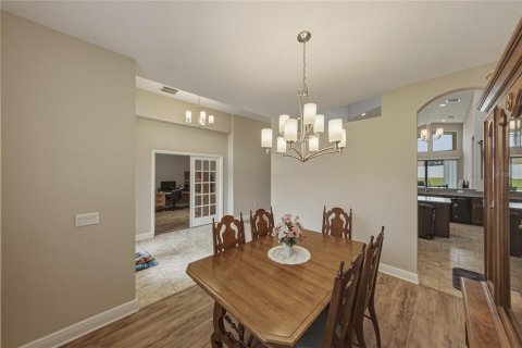 House in Lakeland, Florida 5 bedrooms, 323.86 sq.m. № 2266304 - photo 12