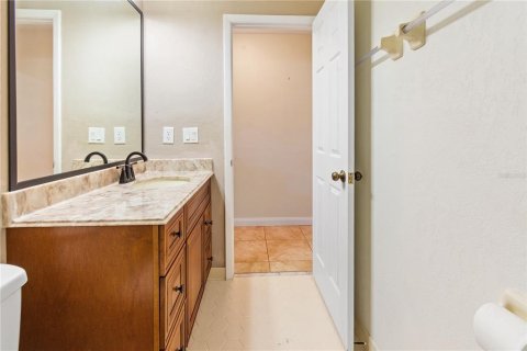House in Winter Haven, Florida 3 bedrooms, 198.81 sq.m. № 2152103 - photo 25