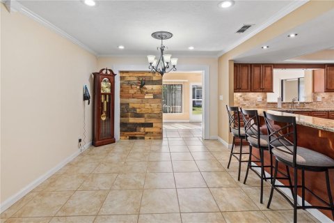 House in Winter Haven, Florida 3 bedrooms, 198.81 sq.m. № 2152103 - photo 12
