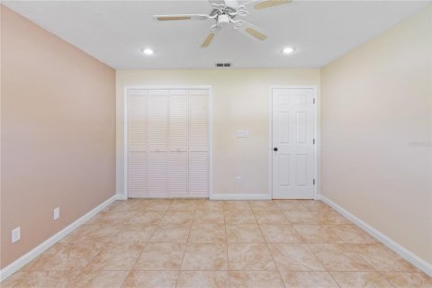 House in Winter Haven, Florida 3 bedrooms, 198.81 sq.m. № 2152103 - photo 20