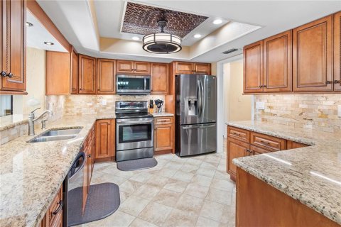 House in Winter Haven, Florida 3 bedrooms, 198.81 sq.m. № 2152103 - photo 4