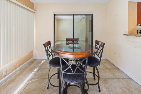 House in Winter Haven, Florida 3 bedrooms, 198.81 sq.m. № 2152103 - photo 13
