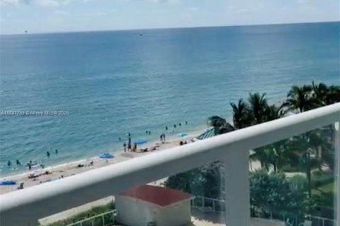 Condo in Sunny Isles Beach, Florida  № 1985167 - photo 5