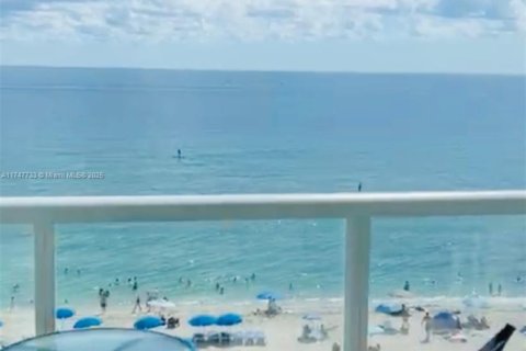 Condo in Sunny Isles Beach, Florida  № 1985167 - photo 4