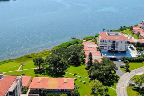 Снять в аренду кондоминиум в Сент-Питерсберг, Флорида 2 комнаты, 97.55м2, № 2239139 - фото 3