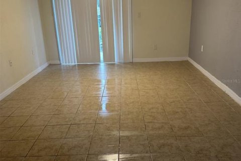 Apartamento en alquiler en Orlando, Florida, 2 dormitorios, 80.27 m2 № 1877033 - foto 4