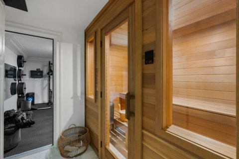 House in Miami Beach, Florida 4 bedrooms, 492.01 sq.m. № 1934042 - photo 22