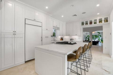 House in Miami Beach, Florida 4 bedrooms, 492.01 sq.m. № 1934042 - photo 12