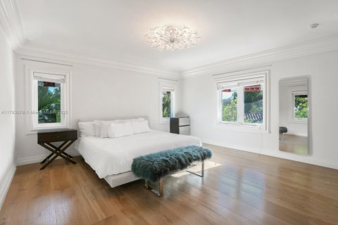 House in Miami Beach, Florida 4 bedrooms, 492.01 sq.m. № 1934042 - photo 27