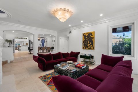 House in Miami Beach, Florida 4 bedrooms, 492.01 sq.m. № 1934042 - photo 8