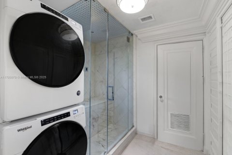 House in Miami Beach, Florida 4 bedrooms, 492.01 sq.m. № 1934042 - photo 25