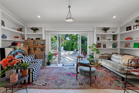 House in Miami Beach, Florida 4 bedrooms, 492.01 sq.m. № 1934042 - photo 16