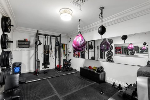 House in Miami Beach, Florida 4 bedrooms, 492.01 sq.m. № 1934042 - photo 23