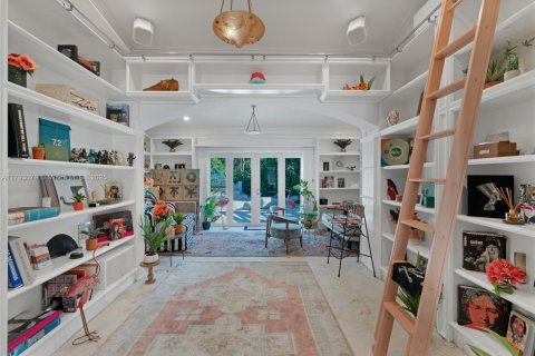 House in Miami Beach, Florida 4 bedrooms, 492.01 sq.m. № 1934042 - photo 15