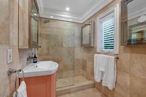 House in Miami Beach, Florida 4 bedrooms, 492.01 sq.m. № 1934042 - photo 26
