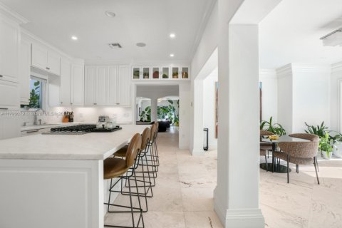 House in Miami Beach, Florida 4 bedrooms, 492.01 sq.m. № 1934042 - photo 10