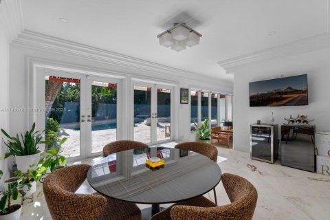 House in Miami Beach, Florida 4 bedrooms, 492.01 sq.m. № 1934042 - photo 21