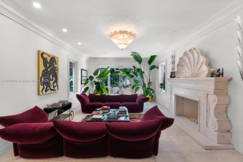 House in Miami Beach, Florida 4 bedrooms, 492.01 sq.m. № 1934042 - photo 3