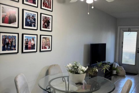 Condo in West Palm Beach, Florida, 1 bedroom  № 2081685 - photo 6