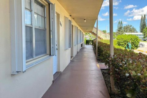 Condo in West Palm Beach, Florida, 1 bedroom  № 2081685 - photo 15