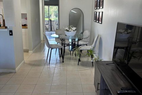 Condo in West Palm Beach, Florida, 1 bedroom  № 2081685 - photo 12
