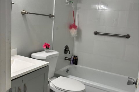 Condo in West Palm Beach, Florida, 1 bedroom  № 2081685 - photo 10