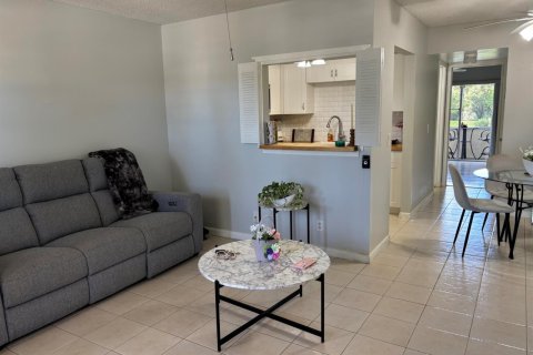 Condo in West Palm Beach, Florida, 1 bedroom  № 2081685 - photo 3