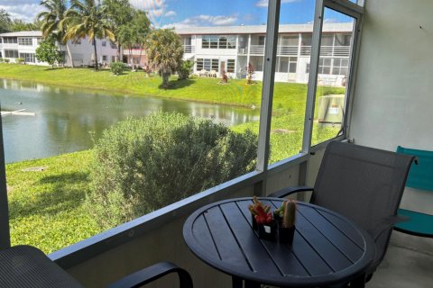 Condo in West Palm Beach, Florida, 1 bedroom  № 2081685 - photo 13