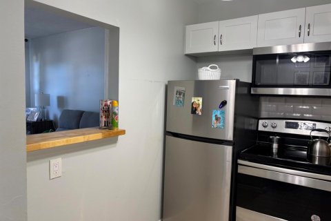 Condo in West Palm Beach, Florida, 1 bedroom  № 2081685 - photo 8
