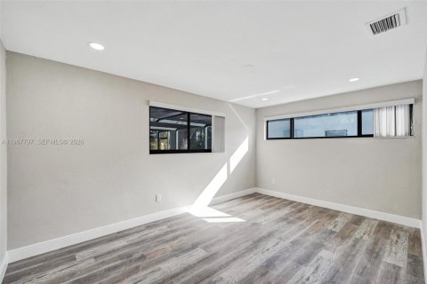 Casa en venta en Miami Gardens, Florida, 3 dormitorios, 178.28 m2 № 2030333 - foto 25