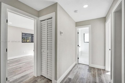 Casa en venta en Miami Gardens, Florida, 3 dormitorios, 178.28 m2 № 2030333 - foto 21