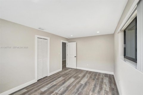 Casa en venta en Miami Gardens, Florida, 3 dormitorios, 178.28 m2 № 2030333 - foto 27