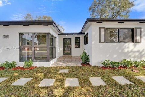 Casa en Miami Gardens, Florida 3 dormitorios, 178.28 m2 № 2030333