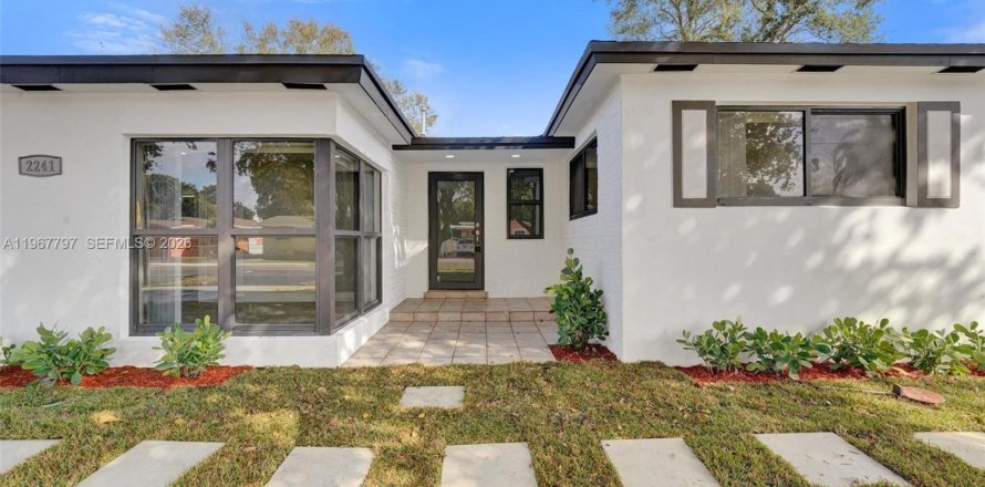 Casa en Miami Gardens, Florida 3 dormitorios, 178.28 m2 № 2030333