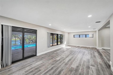 Casa en venta en Miami Gardens, Florida, 3 dormitorios, 178.28 m2 № 2030333 - foto 17