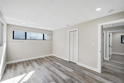 Casa en venta en Miami Gardens, Florida, 3 dormitorios, 178.28 m2 № 2030333 - foto 26