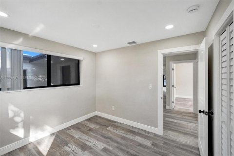 Casa en venta en Miami Gardens, Florida, 3 dormitorios, 178.28 m2 № 2030333 - foto 29