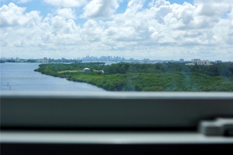 Condo in Sunny Isles Beach, Florida, 3 bedrooms № 2076711 - photo 23