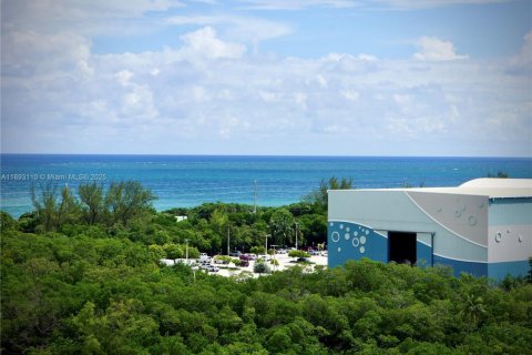 Condo in Sunny Isles Beach, Florida, 3 bedrooms № 2076711 - photo 24