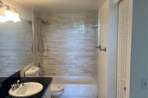 Copropriété à vendre à Aventura, Floride: 1 chambre, 67.82 m2 № 2193177 - photo 12