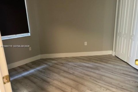 Copropriété à louer à Miami, Floride: 3 chambres, 131.92 m2 № 2023752 - photo 10